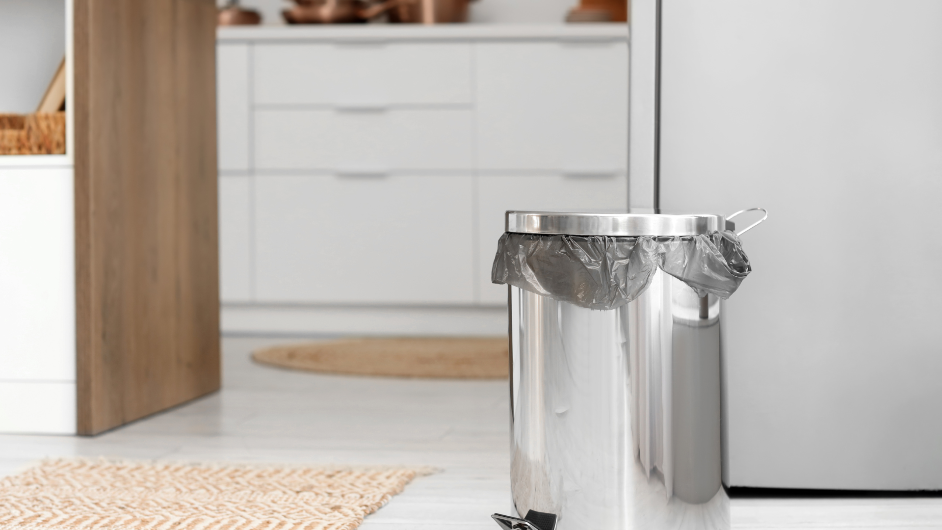 Choisir et Utiliser une Poubelle de Cuisine : Conseils Pratiques - Opti Rangement Image