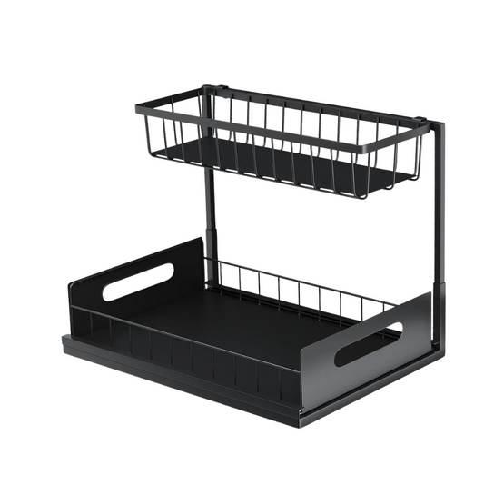 Rangement sous evier avec panier sur fond blanc