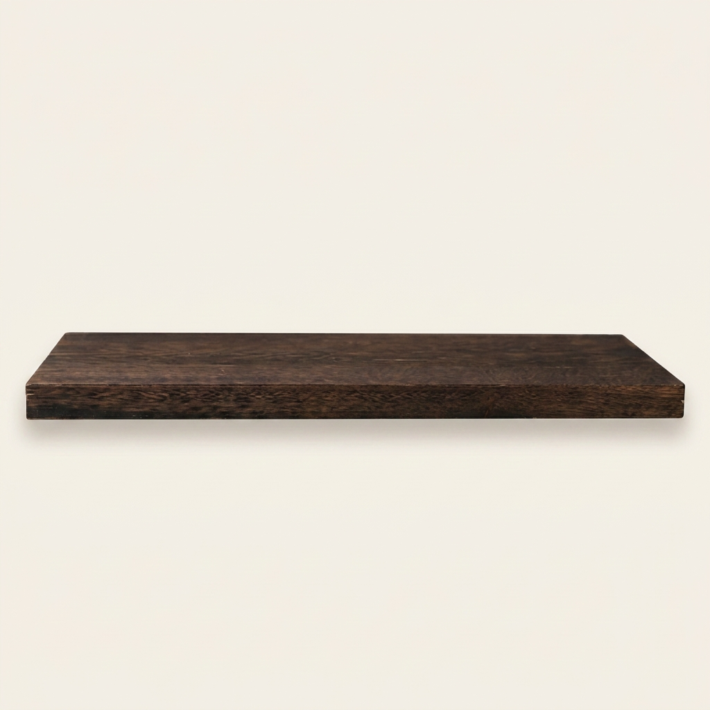 Étagère murale en bois naturel sur fond ivoire couleur noyer