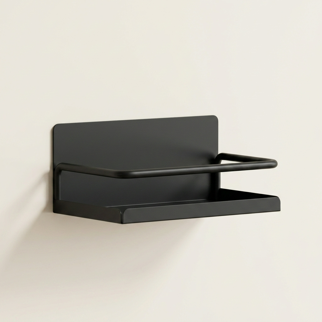 Étagère murale cuisine en acier noir mat, design minimaliste français. Fixation sans perçage, finition premium. Disponible 20-30-40cm — Opti Rangement.
