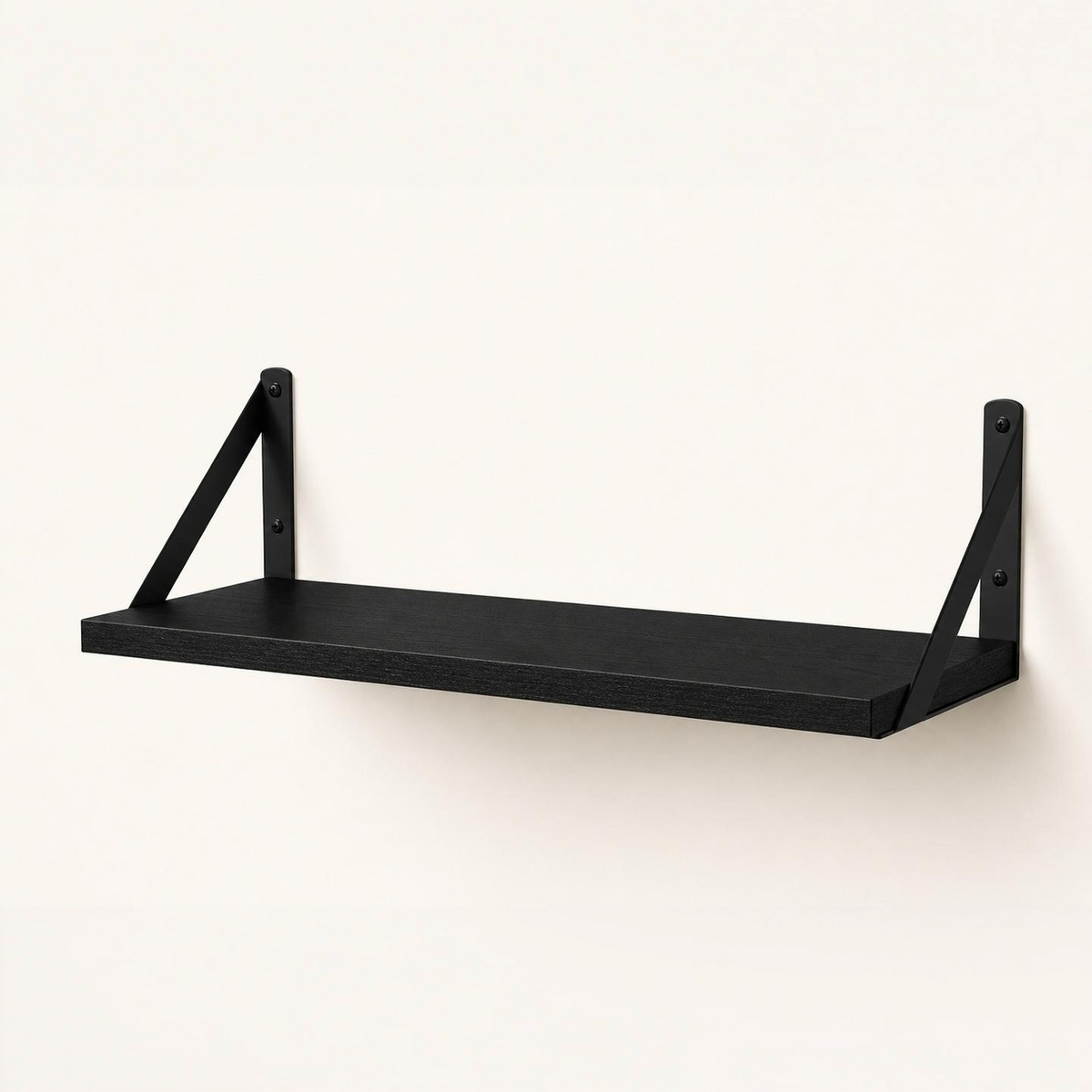 Étagère murale noire au design industriel chic pour organiser cafés, mugs et bocaux avec élégance dans une cuisine moderne et chaleureuse.